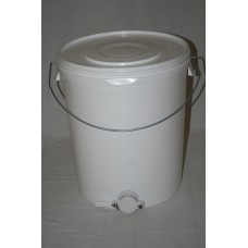 Honey Bucket with Lid & Valve - Plastic - 20ltr